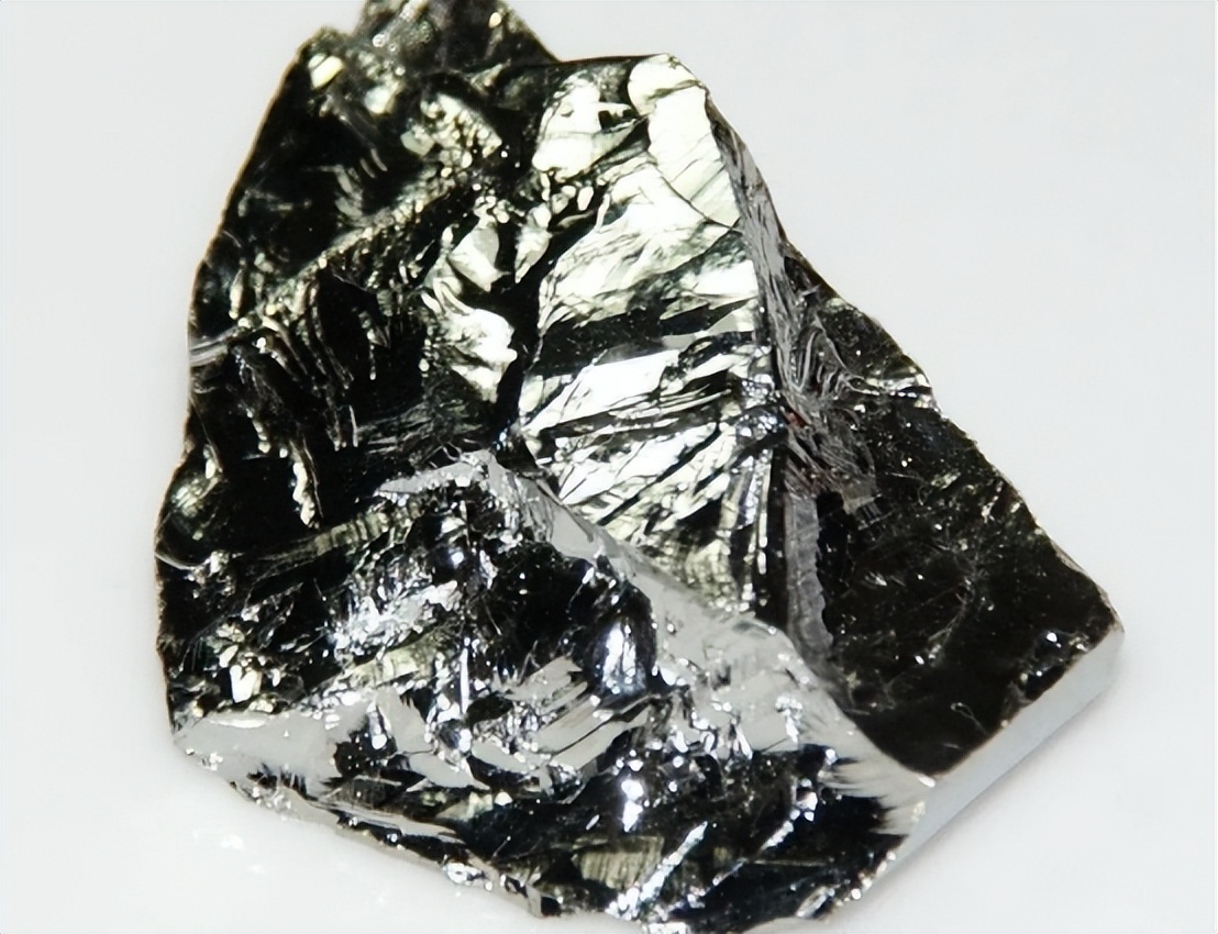 中国管制锗镓出口，白宫以牙还牙？外媒：美国不许中国使用云计算